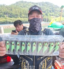 8월25일 팔포1호 대왕돌문어 2.06kg 포획성공하고 마무리합니다 ((내일 자리여유 => 지금바로 010.2565.5943 전화주세요))