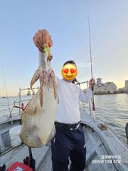 10/2(금)6분조황 씨알과마리수 풍족 무늬오징어 팁런 통영베이피싱