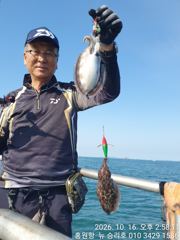 10월16일**쭈꾸미& 갑오징어**홍원항^^위풍당당^^ (뉴~승리호) 행~복~한 **바구니** 조황입니다!! 사진